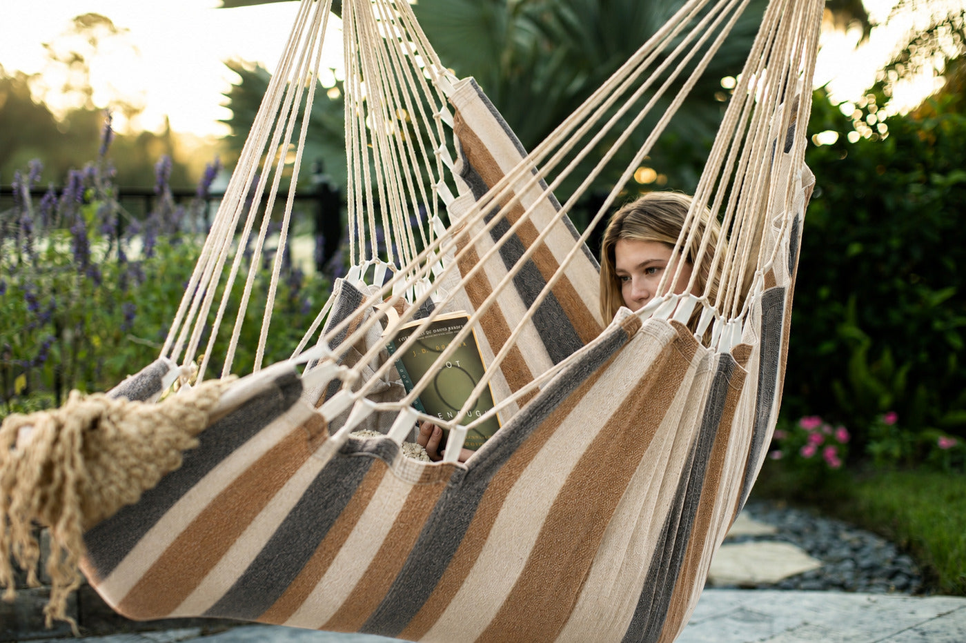Stretch Out.
Stay Awhile.